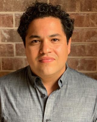 Joel Suarez headshot